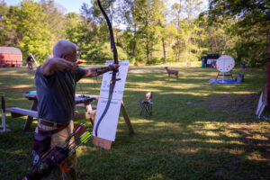 taditional-archery-bow-man-shooting-at-target